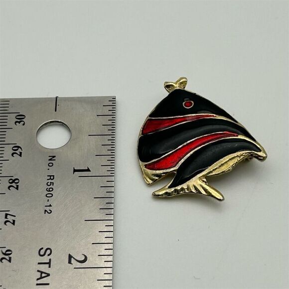 Vintage Small Dainty Black and Red Enamel Angel Fish Brooch Gold Tone Ocean - Picture 5 of 6